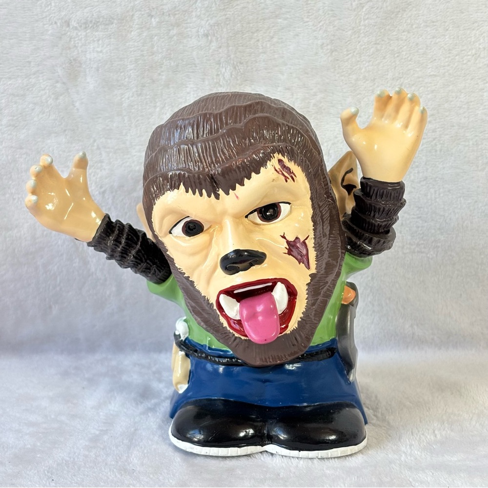 Rare Universal Monsters Wolf Man Fun & Funny International Figure Toy Dancing